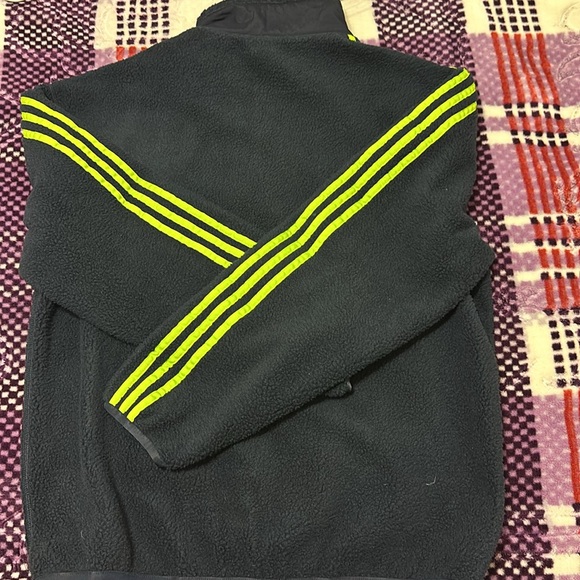 Manchester United Sherpa Jacket - Picture 2 of 2